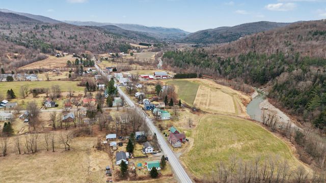 4711 Main Road, Huntington, VT 05462