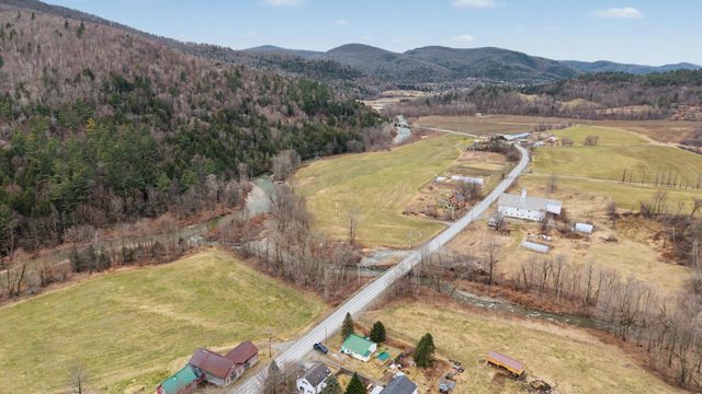 4711 Main Road, Huntington, VT 05462