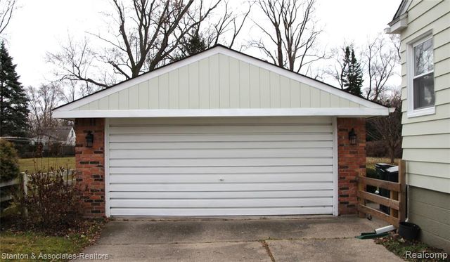 1212 Ottawa Drive, Royal Oak, MI 48073