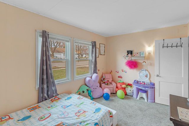 957 MacArthur DRIVE, Manitowoc, WI 54220