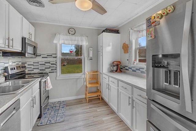 957 MacArthur DRIVE, Manitowoc, WI 54220