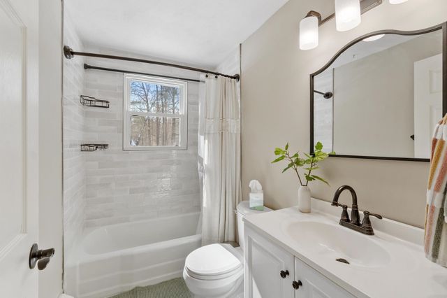 15 Briar Avenue, Salem, NH 03079