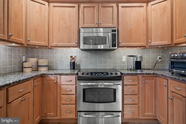 6516 GERMANS CORNERS RD, Germansville, PA 18053