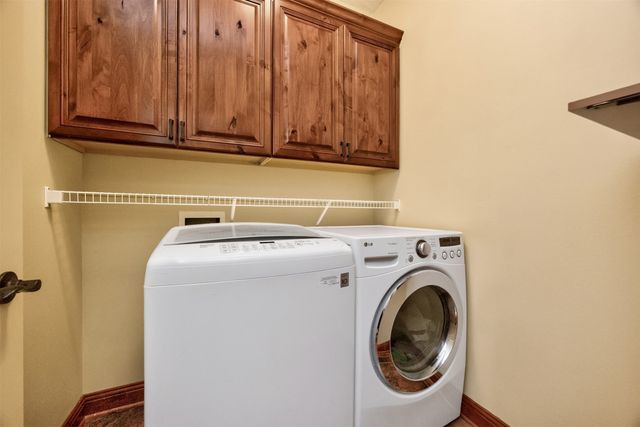 215 S 85th Street, West Des Moines, IA 50266