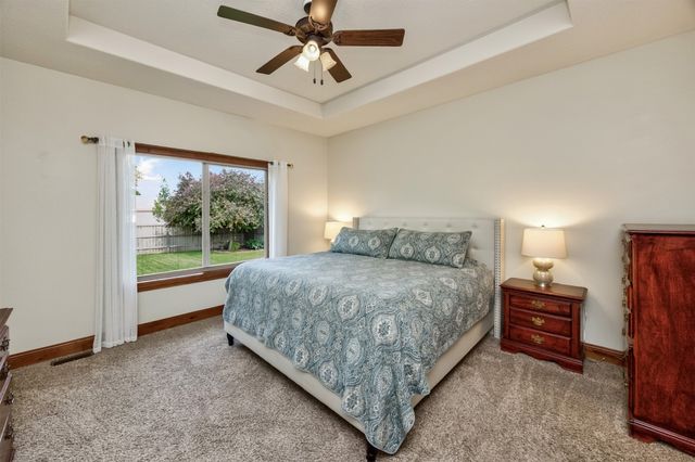 215 S 85th Street, West Des Moines, IA 50266