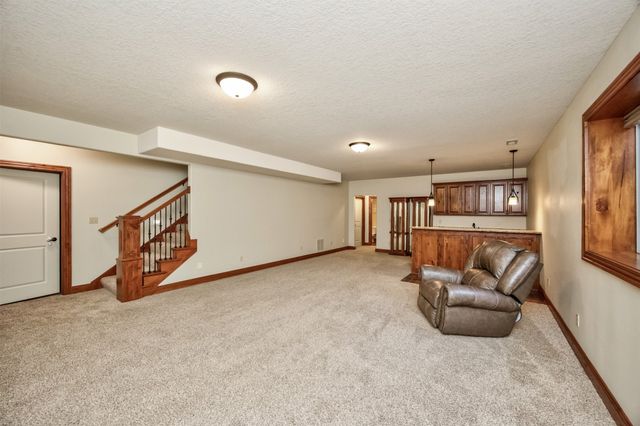 215 S 85th Street, West Des Moines, IA 50266