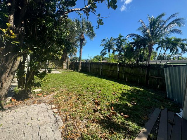 8817 Dania Drive, Palm Beach Gardens, FL 33410
