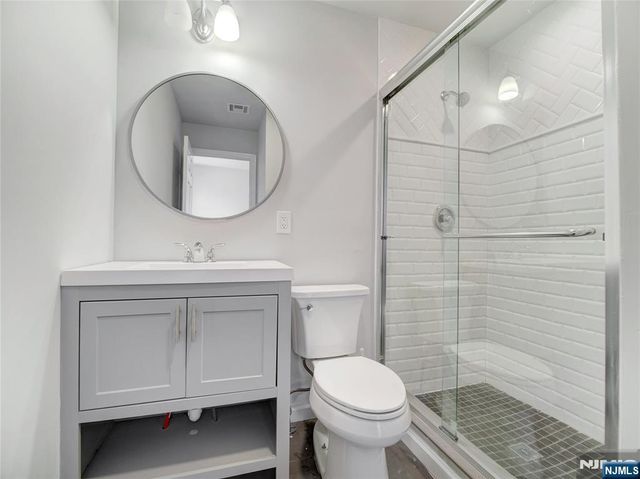 160 11th Street, Newark, NJ 07107