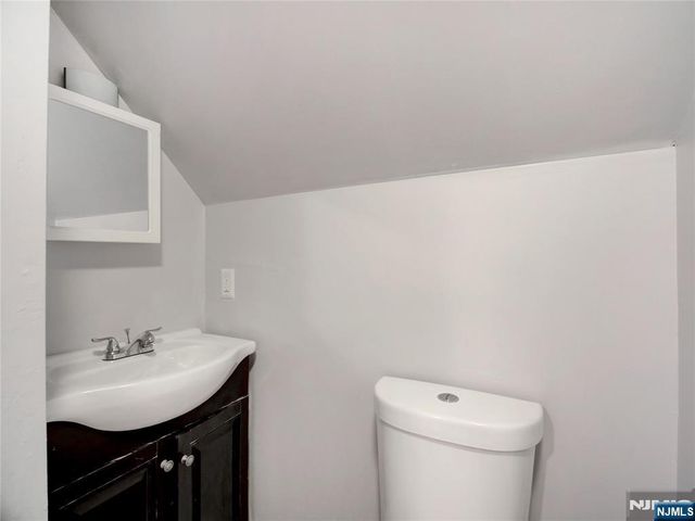 160 11th Street, Newark, NJ 07107