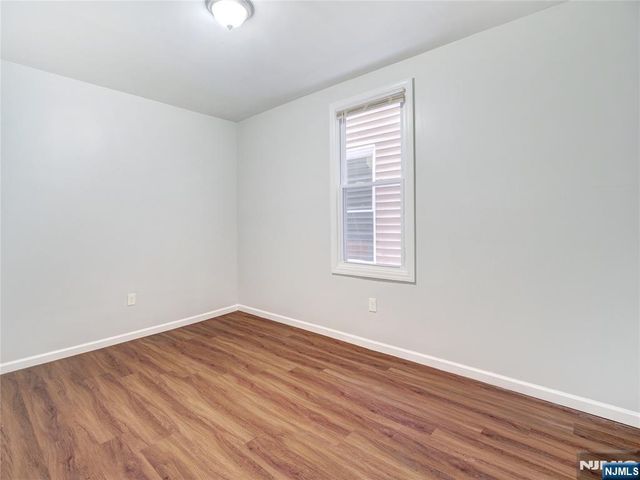 160 11th Street, Newark, NJ 07107