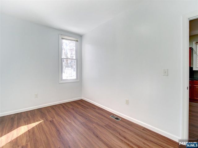 160 11th Street, Newark, NJ 07107