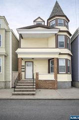 160 11th Street, Newark, NJ 07107