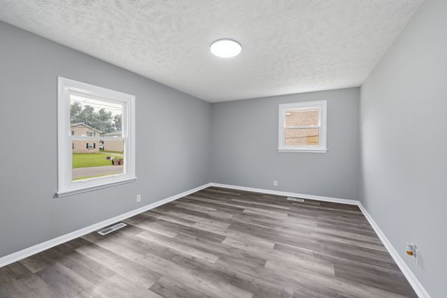 725 Roman Dr, Nashville, TN 37207