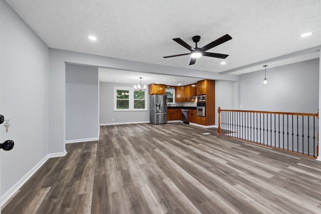 725 Roman Dr, Nashville, TN 37207