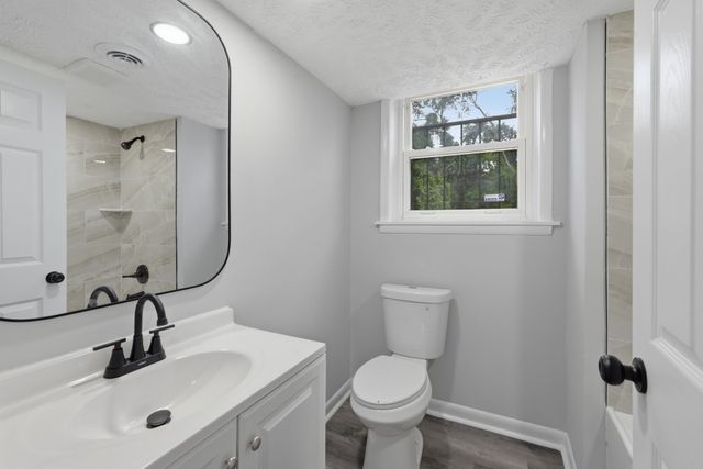 725 Roman Dr, Nashville, TN 37207