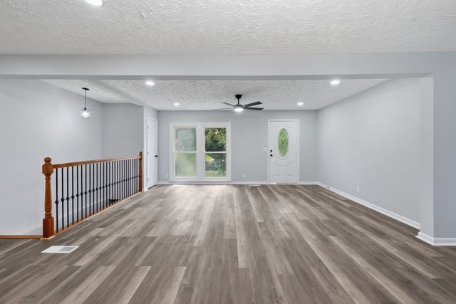 725 Roman Dr, Nashville, TN 37207