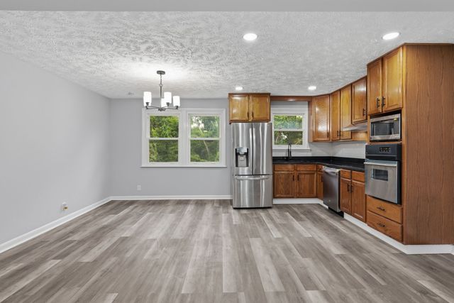 725 Roman Dr, Nashville, TN 37207