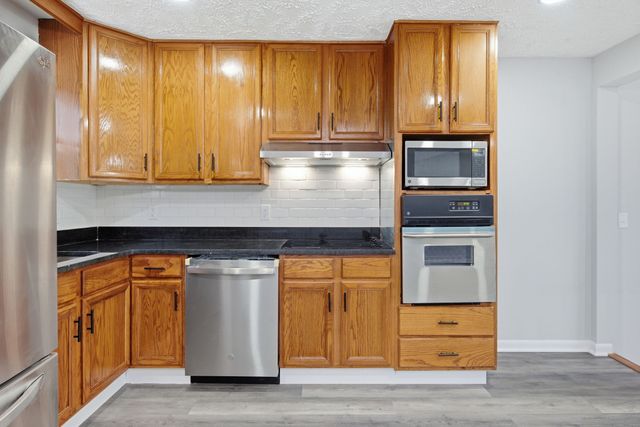 725 Roman Dr, Nashville, TN 37207