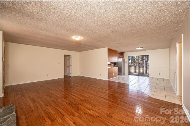 5284 Lisa Lane, Hickory, NC 28602