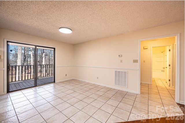 5284 Lisa Lane, Hickory, NC 28602