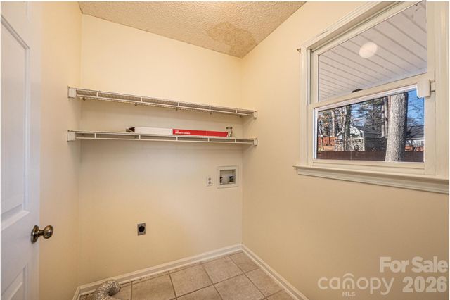 5284 Lisa Lane, Hickory, NC 28602