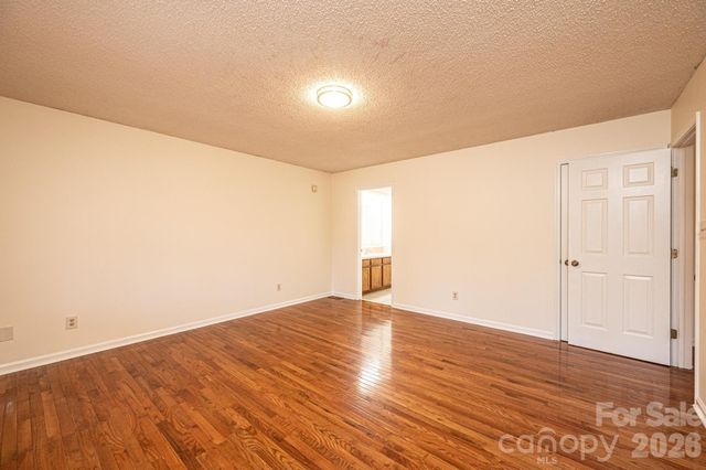 5284 Lisa Lane, Hickory, NC 28602