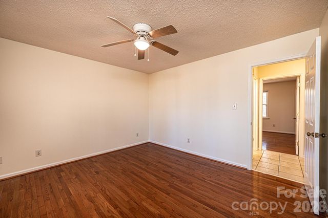 5284 Lisa Lane, Hickory, NC 28602