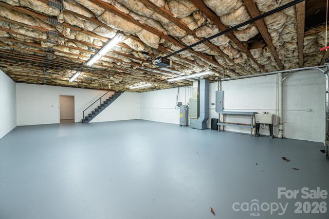 5284 Lisa Lane, Hickory, NC 28602