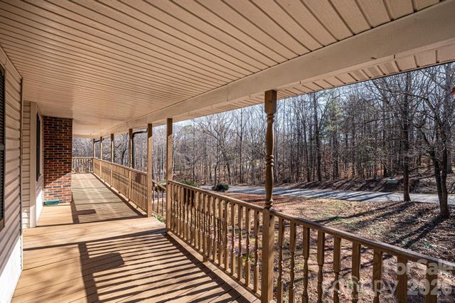 5284 Lisa Lane, Hickory, NC 28602