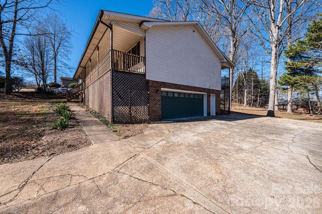 5284 Lisa Lane, Hickory, NC 28602