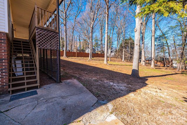 5284 Lisa Lane, Hickory, NC 28602