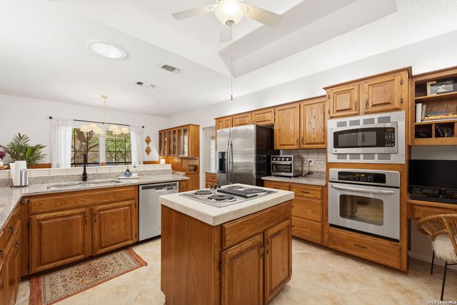13102 N HUNTERS CIR, San Antonio, TX 78230