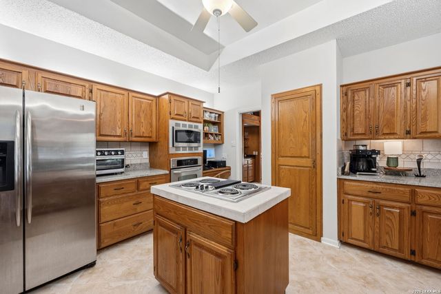 13102 N HUNTERS CIR, San Antonio, TX 78230
