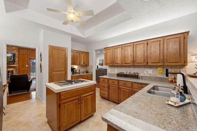 13102 N HUNTERS CIR, San Antonio, TX 78230