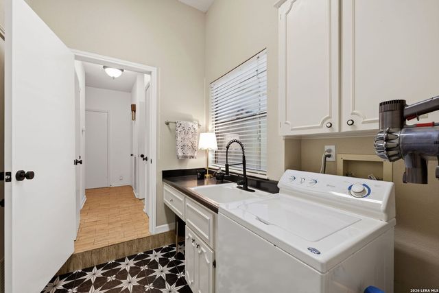 13102 N HUNTERS CIR, San Antonio, TX 78230