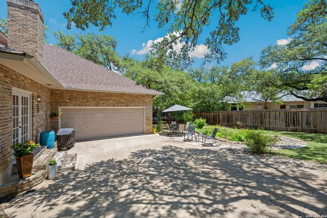 13102 N HUNTERS CIR, San Antonio, TX 78230