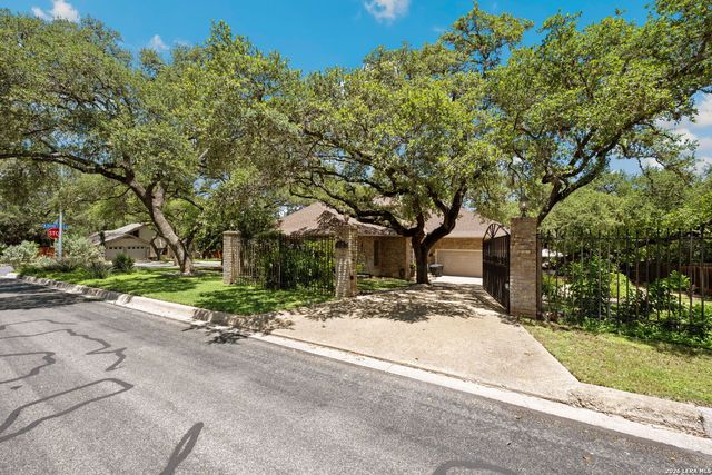 13102 N HUNTERS CIR, San Antonio, TX 78230