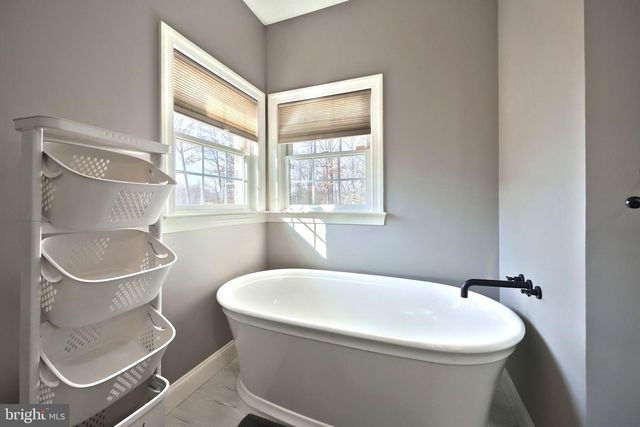 4440 BEARDS SCHOOL RD, Spring Grove, PA 17362