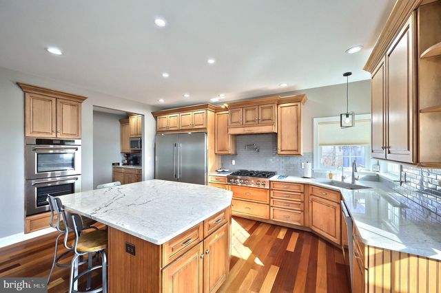 4440 BEARDS SCHOOL RD, Spring Grove, PA 17362