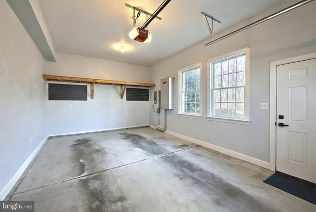 4440 BEARDS SCHOOL RD, Spring Grove, PA 17362