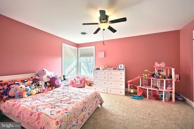 4440 BEARDS SCHOOL RD, Spring Grove, PA 17362