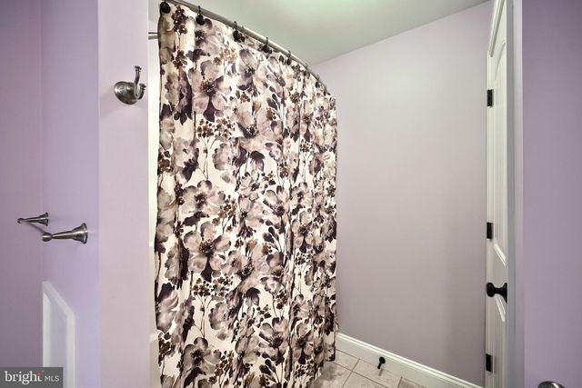 4440 BEARDS SCHOOL RD, Spring Grove, PA 17362