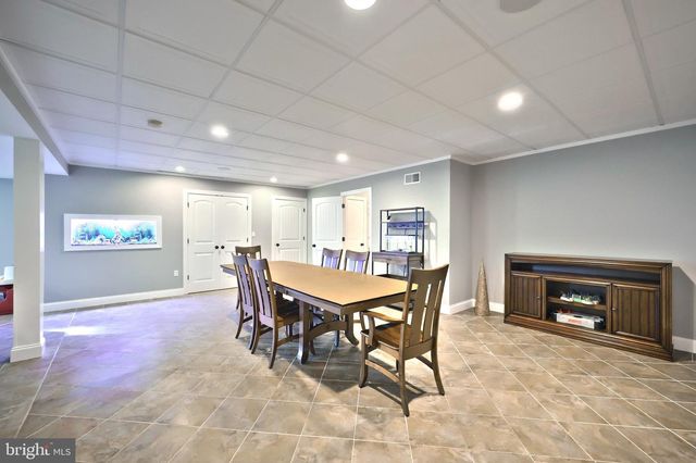 4440 BEARDS SCHOOL RD, Spring Grove, PA 17362