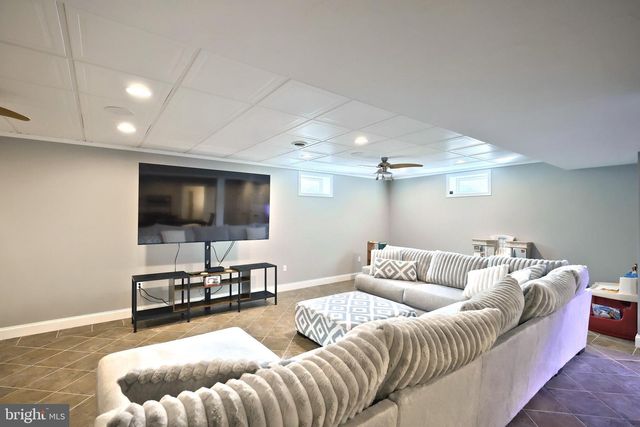 4440 BEARDS SCHOOL RD, Spring Grove, PA 17362