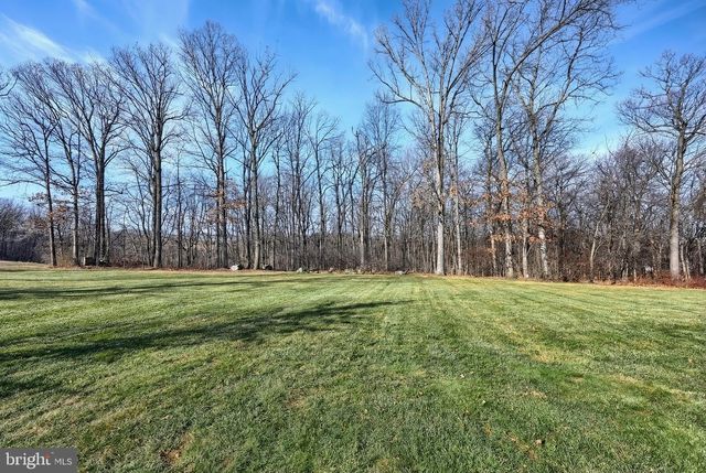 4440 BEARDS SCHOOL RD, Spring Grove, PA 17362