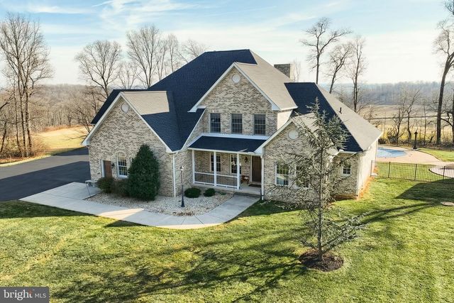 4440 BEARDS SCHOOL RD, Spring Grove, PA 17362