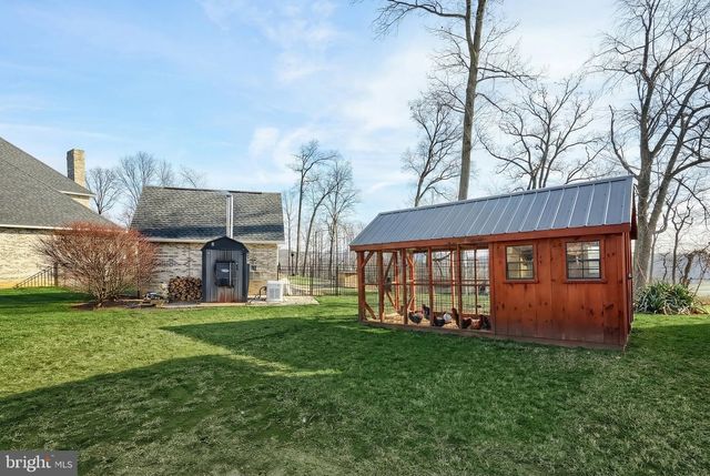 4440 BEARDS SCHOOL RD, Spring Grove, PA 17362