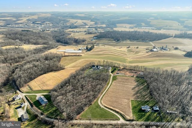 4440 BEARDS SCHOOL RD, Spring Grove, PA 17362