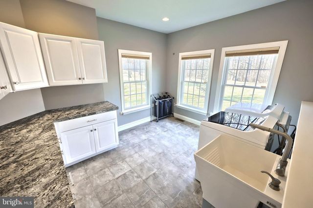 4440 BEARDS SCHOOL RD, Spring Grove, PA 17362