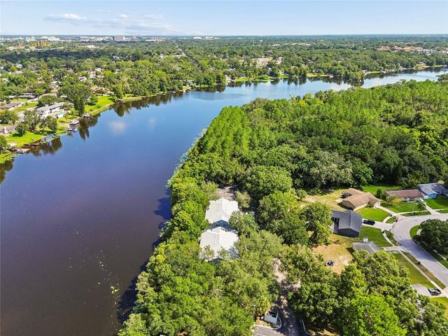 4009 DOLPHIN DRIVE, Tampa, FL 33617